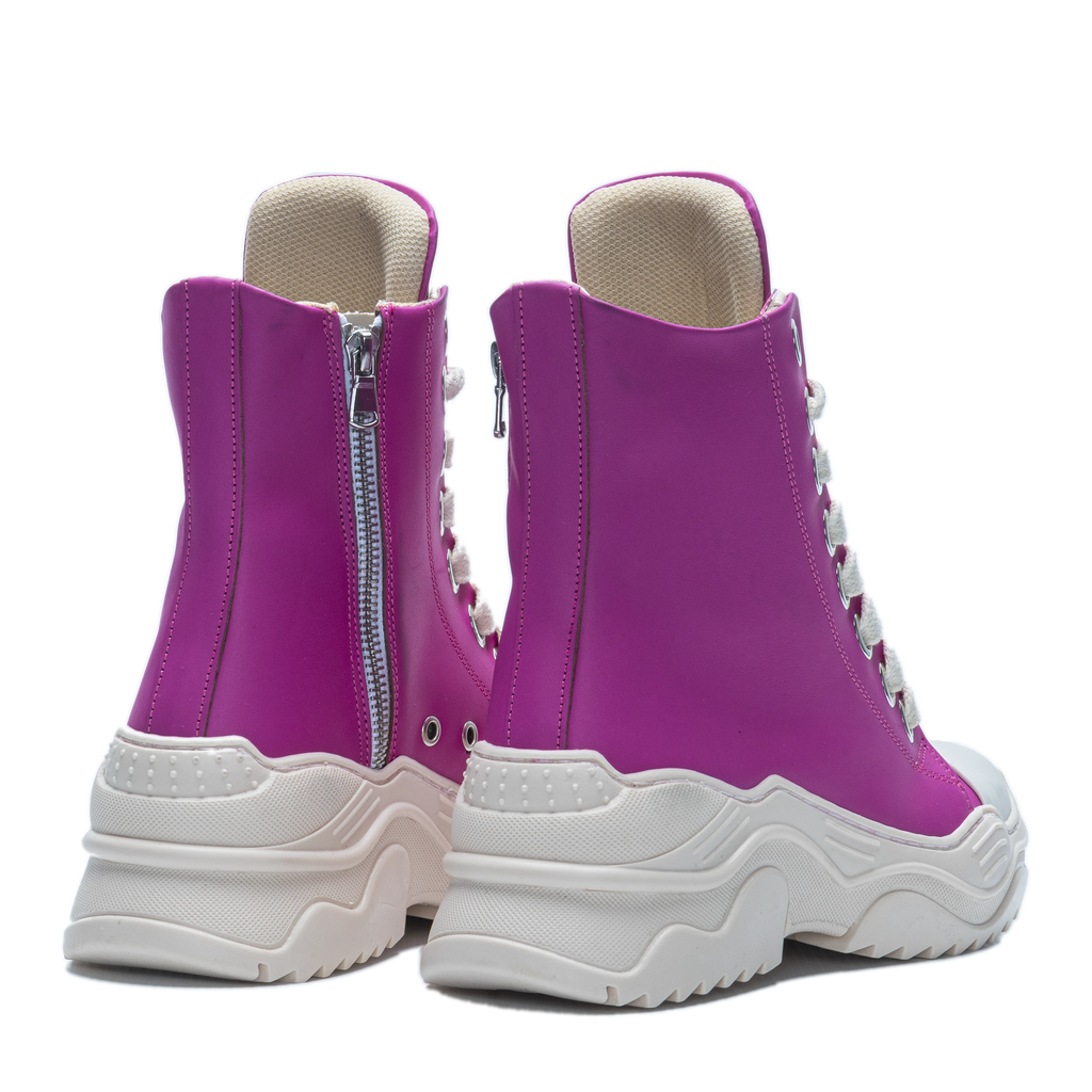 REBEL HIGH–Cuir