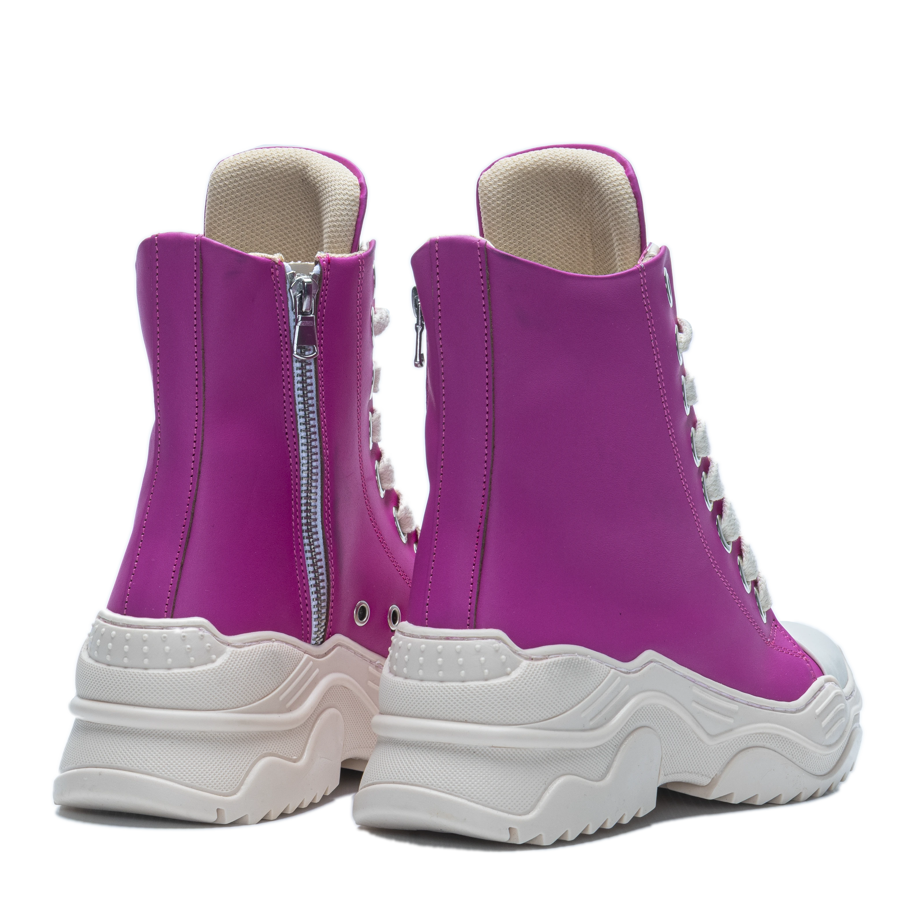 REBEL HIGH–Cuir