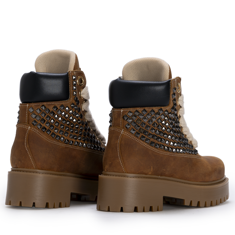 STARBOOT CUSTOM – Brown Pyramid Stud Edition
