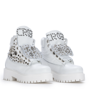 STARBOOT CUSTOM – White Silver Stud Edition