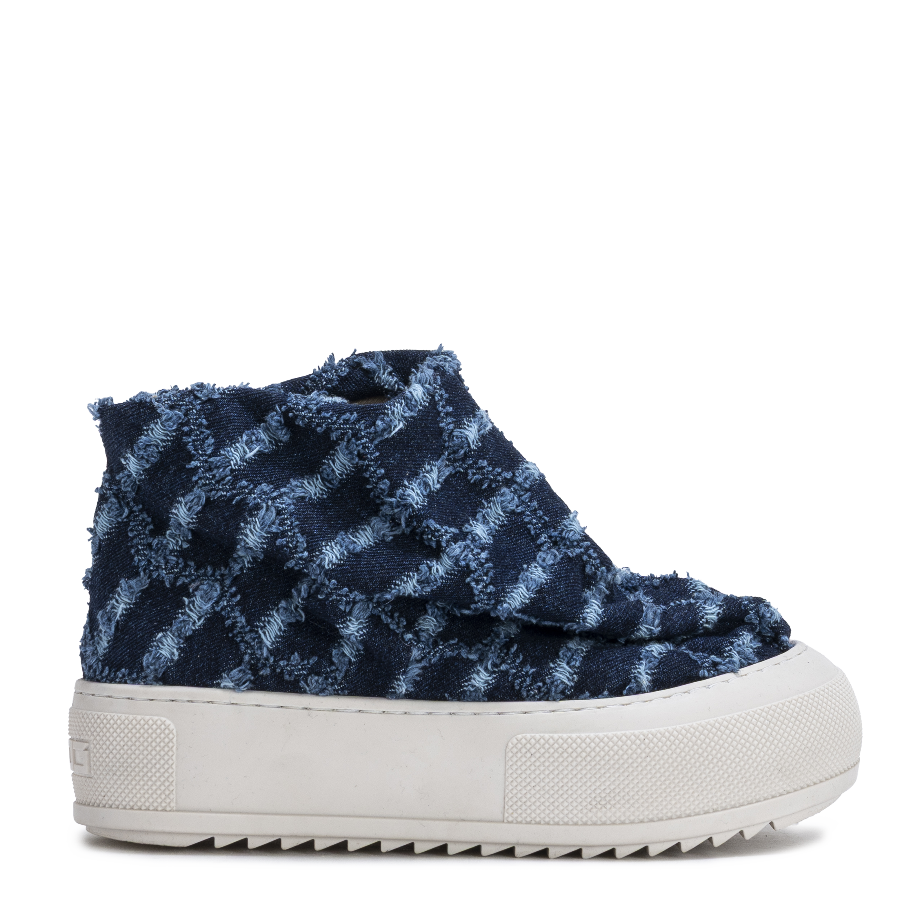 CLOUD – Textured Denim