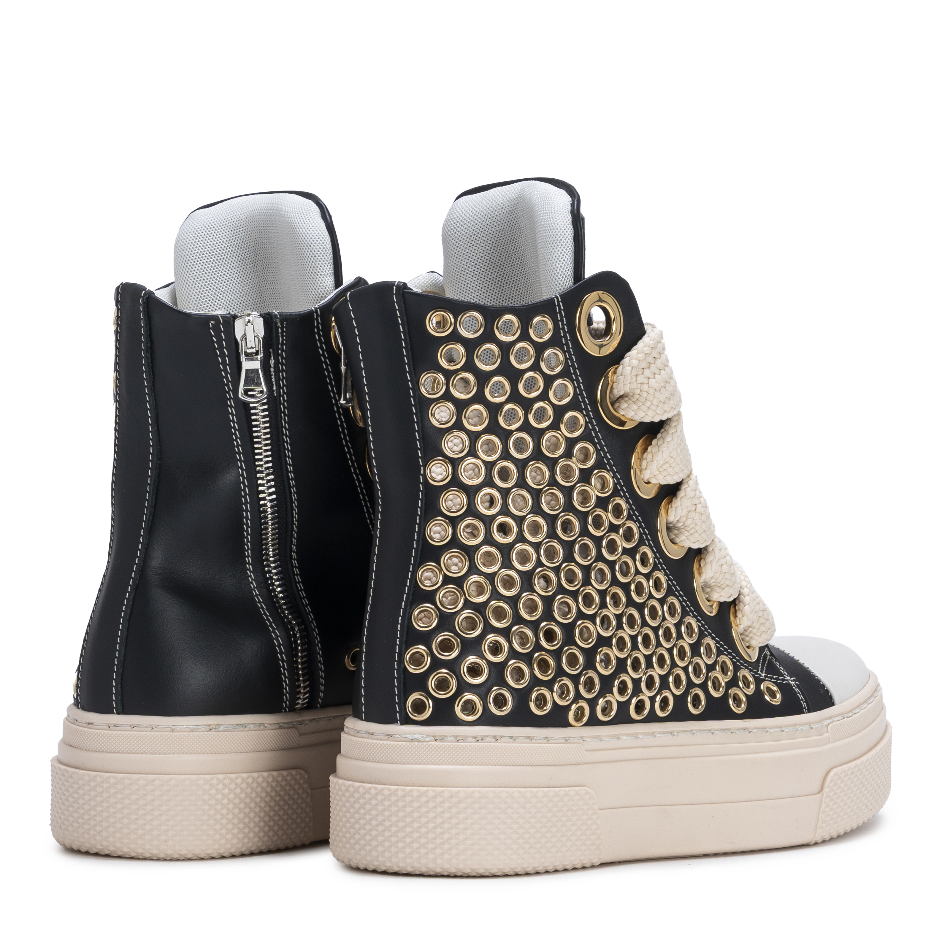 CALIPSO 300 – Gilded Eyelets