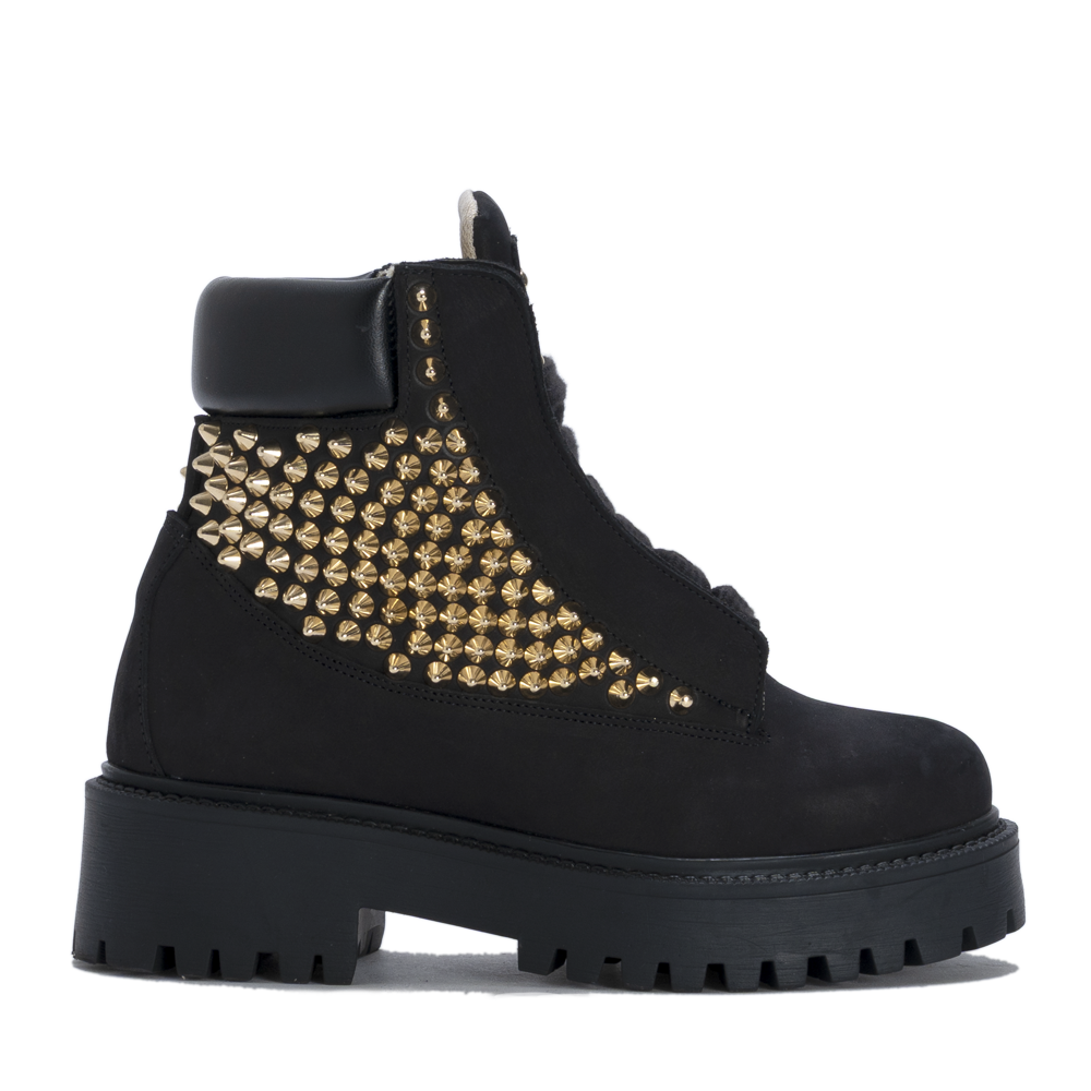 STARBOOTCUSTOM_BlackChaosStuds.png