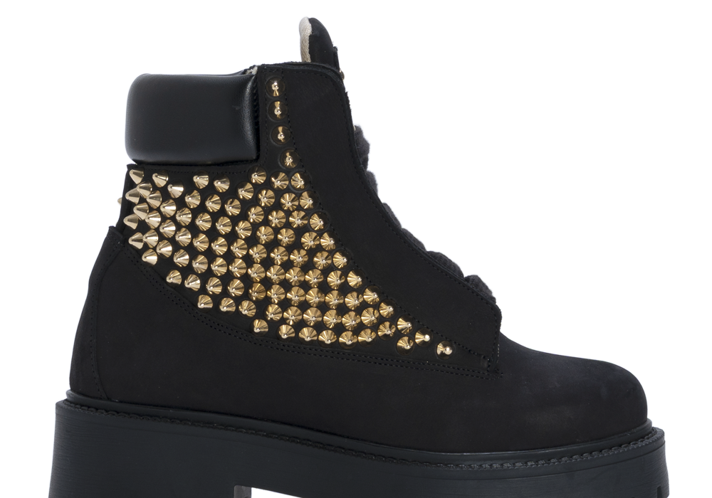 STARBOOTCUSTOM_BlackChaosStuds.png