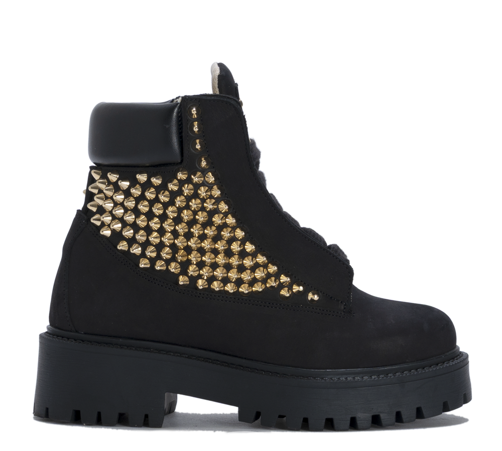 STARBOOTCUSTOM_BlackChaosStuds.png