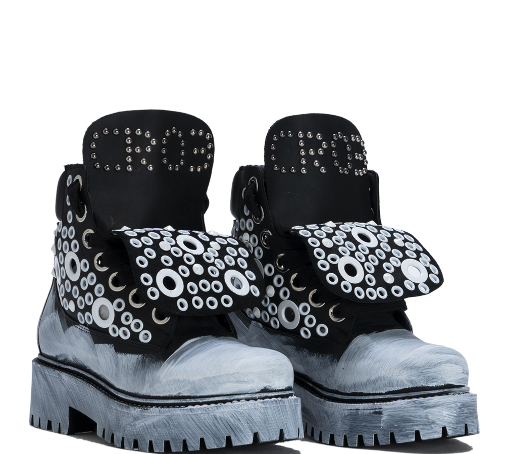 STARBOOTCUSTOM_WhiteEyeletsPaintedEdition-1.png
