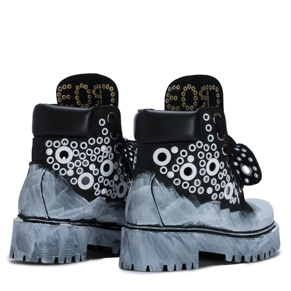 STARBOOT CUSTOM – White Eyelets Painted Edition