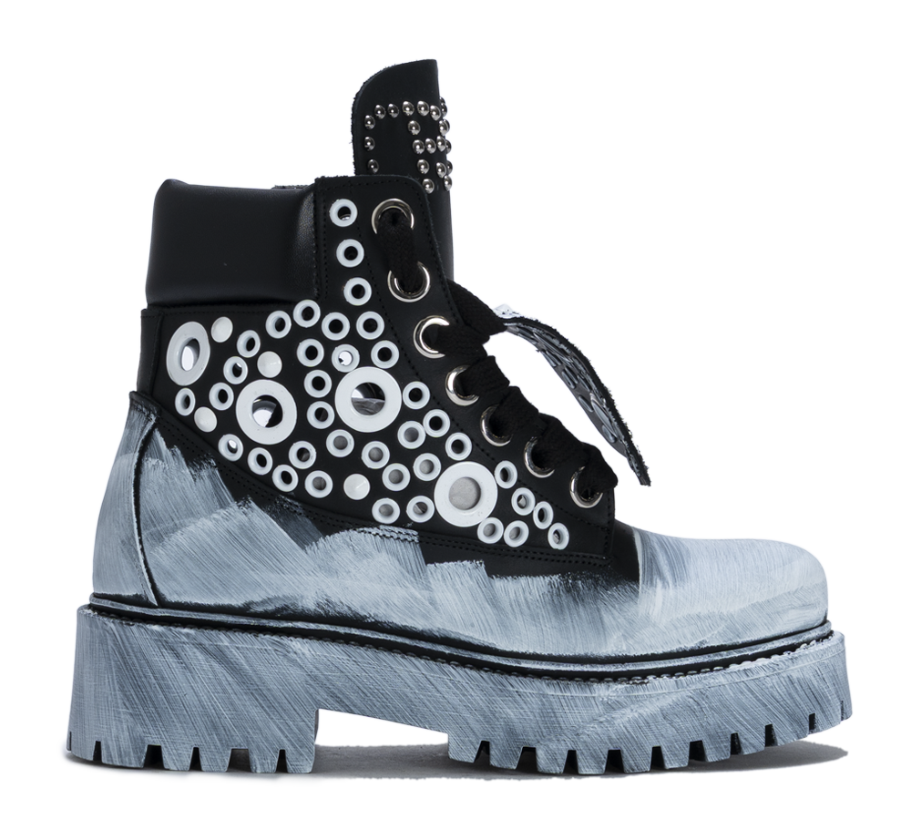 STARBOOTCUSTOM_WhiteEyeletsPaintedEdition.png