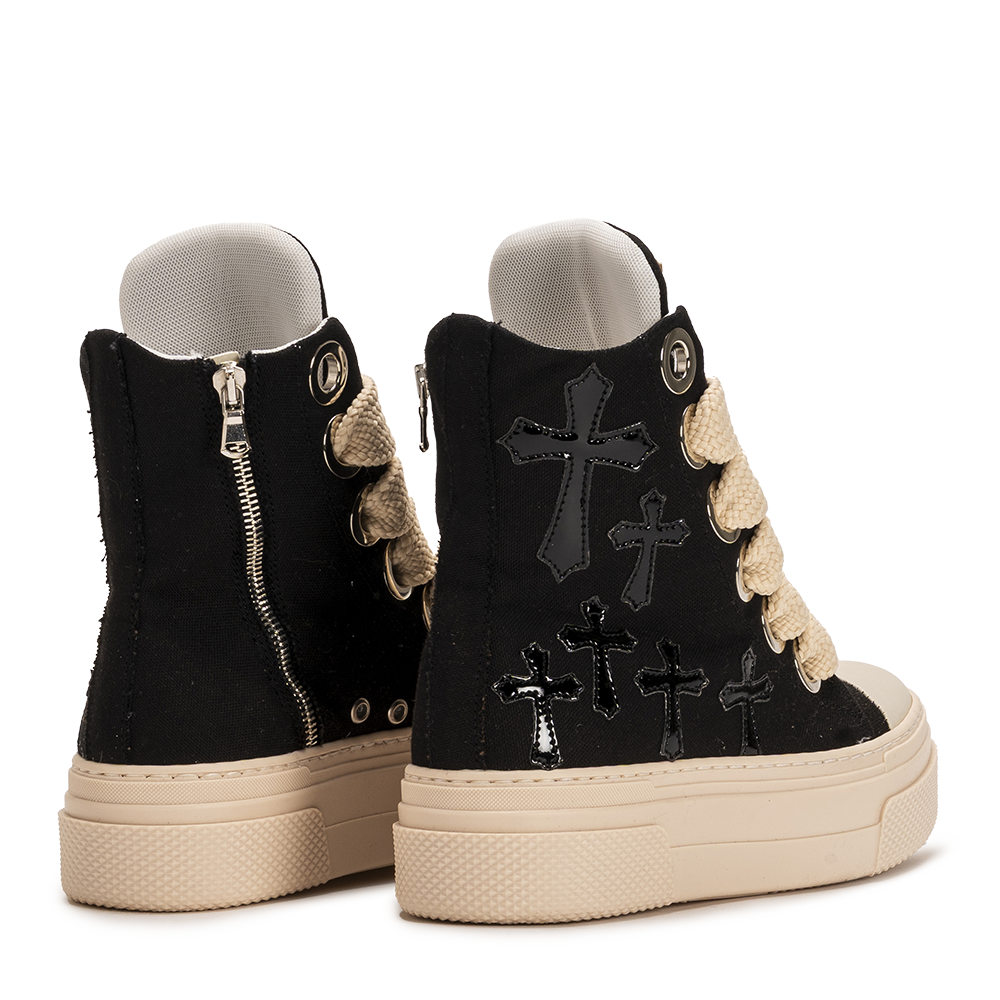 Cruz CALIPSO 300 – Santo de la Sombra