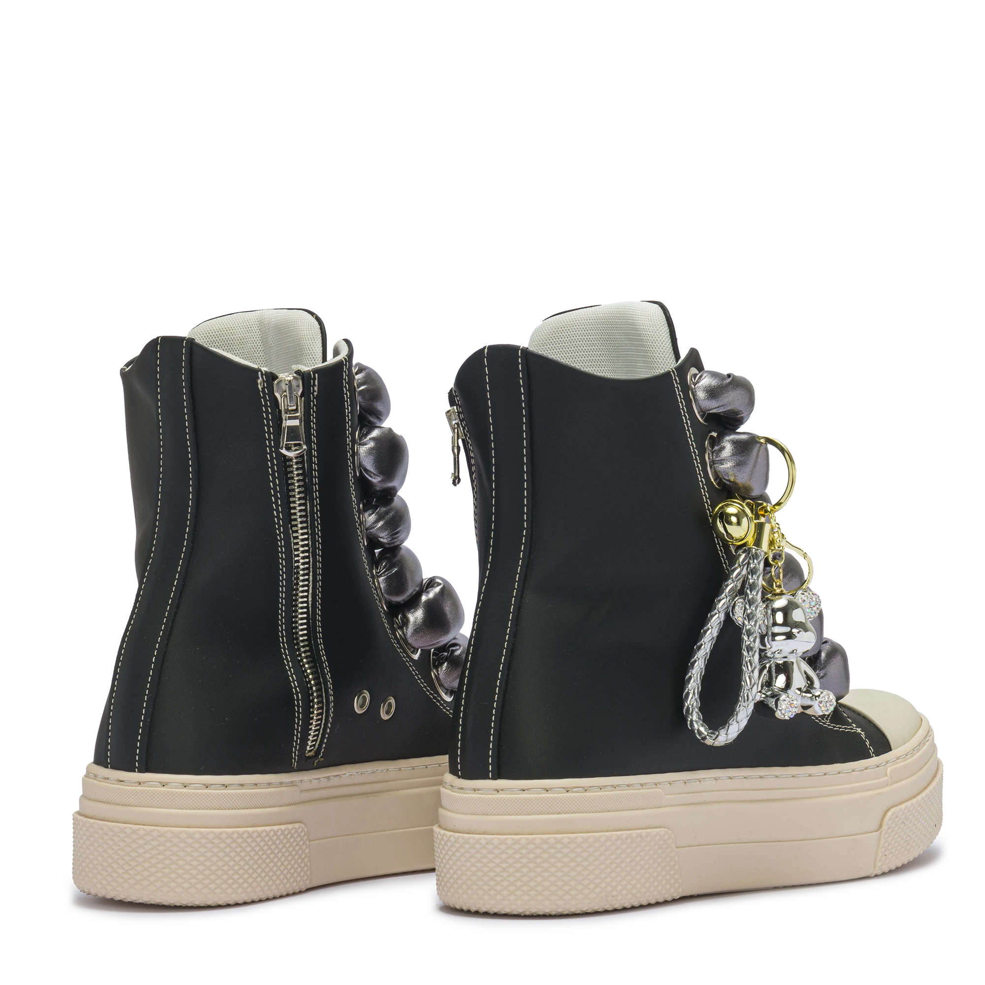 CALIPSO 300 BEAR EDITION – Black & Metal Boldness
